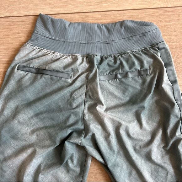 Athleta Nolita Slim Tapered Printed Crop Pant Size 4 Green - Picture 11 of 12